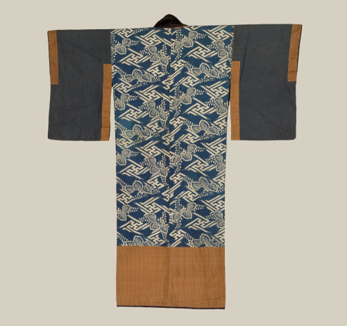A silk inner kimono, &lsquo;dounuki&rsquo;,  featuring bodice patterns created utilizing the katazom