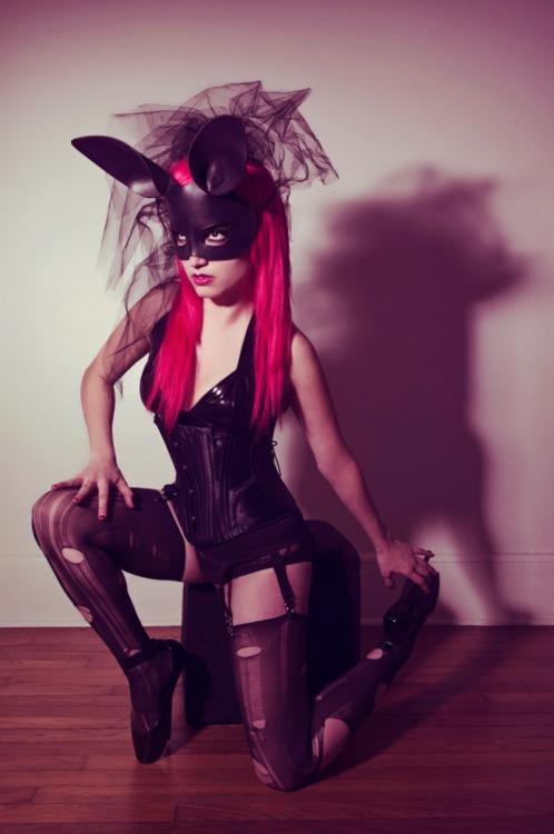 XXX theofficialyannishdictionary:  The bunny photo