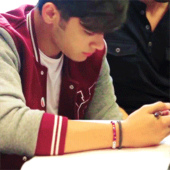 ziamsex:  (ノ^∇^) 