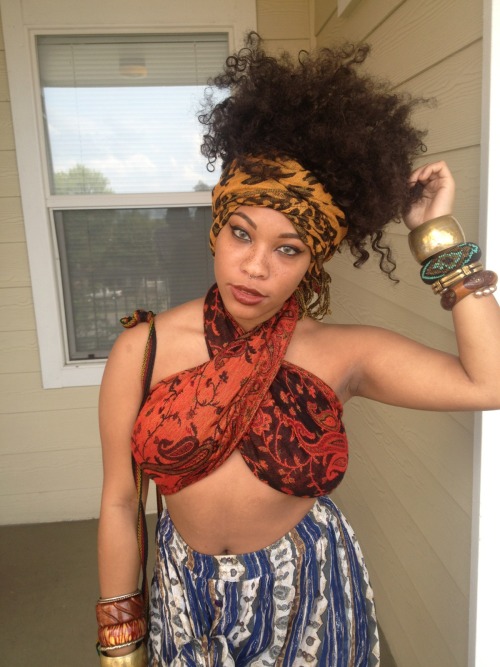 Porn photo jayshana:  kieraplease:  scarf tops  Oh my