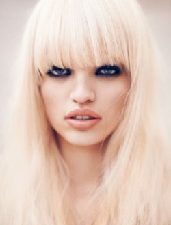 DAPHNE GROENEVELD PHOTOGRAPHY BY HASSE NIELSEN