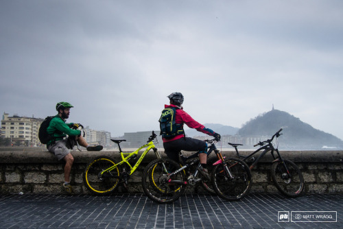 chirosangaku:Mary Moncorge and Doug Macdonald at Another Spain in Hondarribia, Spain - photo by matt