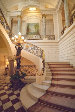 italian-luxury:  Shangri-La Hotel Paris by Vivienne Gucwa  
