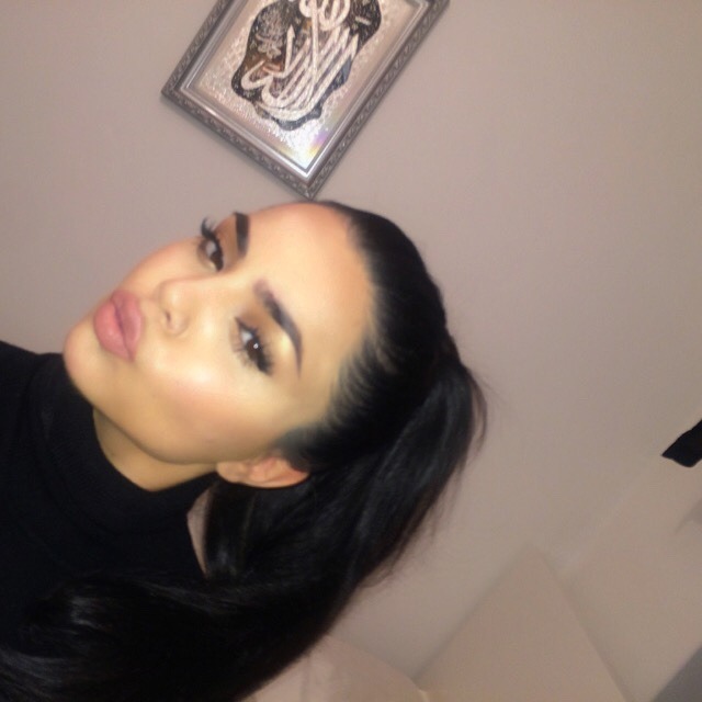 doyoureallywanttothough:  Love me a sleek back ponytail 😊