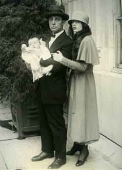 Buster Keaton With His Wife, Natalie Talmadge, And Their Baby.