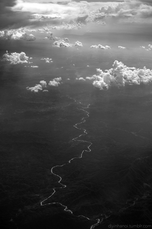 djyinhanoi:La vie est-elle un long fleuve tranquille…?In the air, over Vietnam - 2018