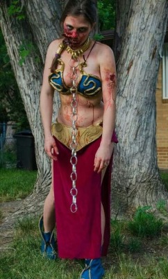 jabbas-love-palace:  Zombie Slave Leia Happy