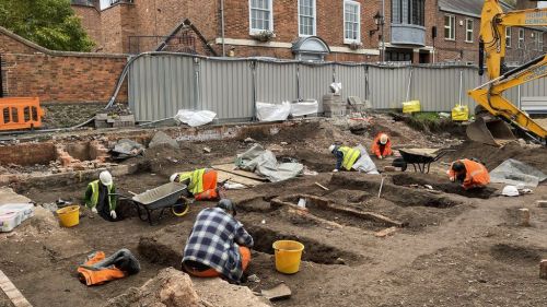 Hundreds of Burials found beneath Leicester Cathedral During RestorationArchaeologists have uncovere