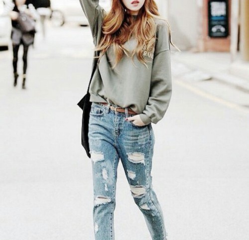 How to Wear Ripped Jeans in Winter - The Style Contour