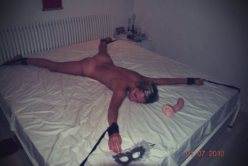 bondagedsexslaves:  free sex chat with gorgeous babes