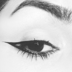 katvondunlimited:    TATTOO LINER LOOK [part I] “The Triangular” #KVDLook #eyeliner #tattooliner    TATTOO LINER LOOK [part II] “The Disintegration” #KVDLook #eyeliner #tattooliner  TATTOO LINER LOOK [part III] “The Razorblade Romance” #KVDLook