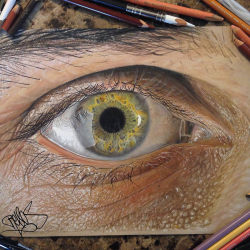 peppomint:  estebanvewi:  Hyperrealistic Eyes Drawn with Colored Pencils   WHAAAAAT