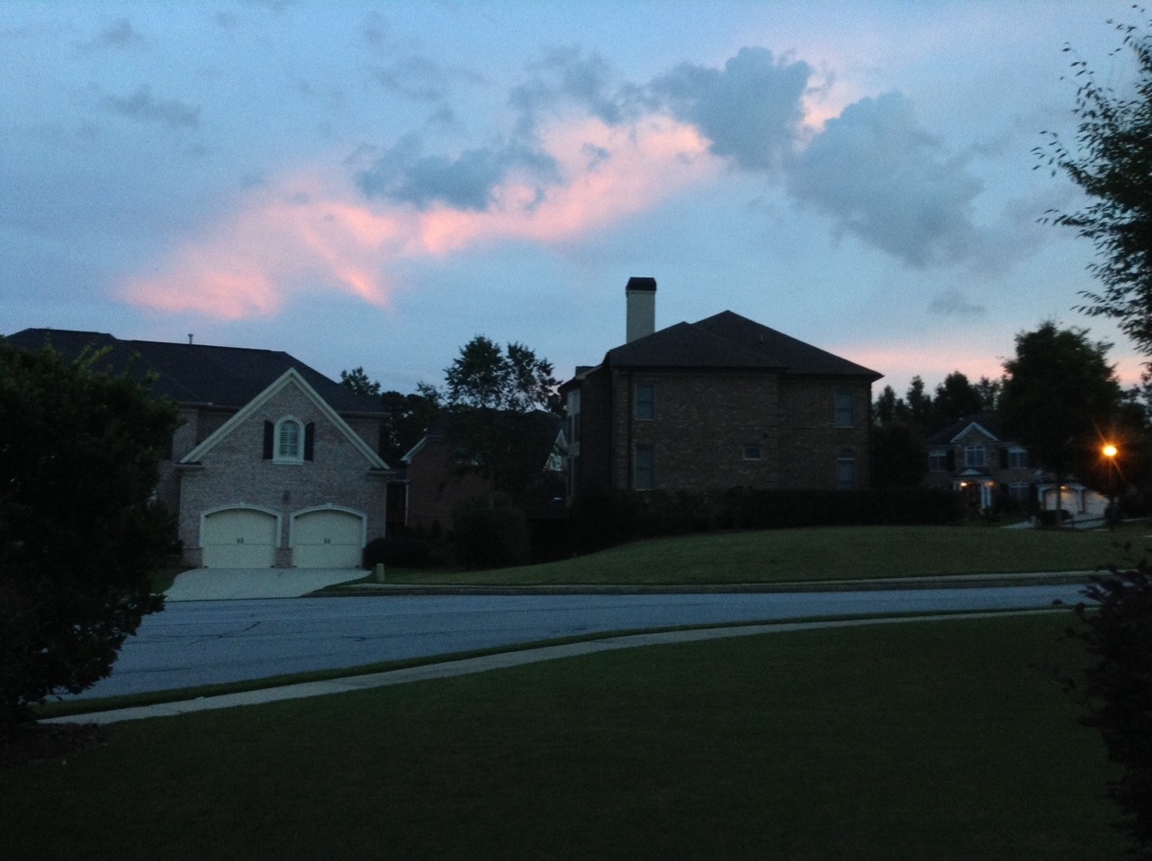 lackist:  All I’m good at is capturing the streaks of light in the evening sky