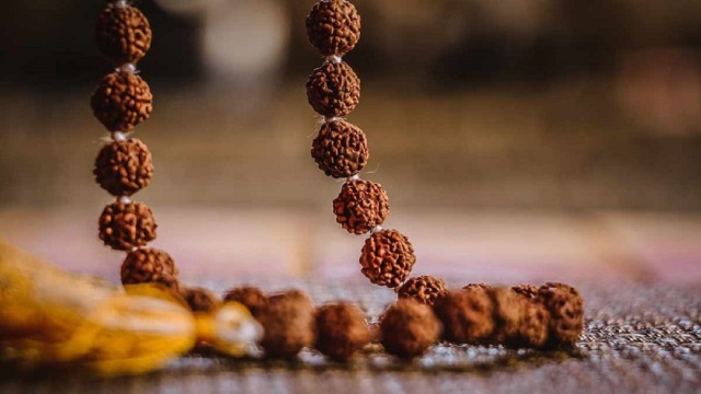 How Can Mantras Enhance the Spiritual Power of Rudraksha?