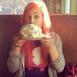 annaleebelle:  Oh my holy cinnamon roll!