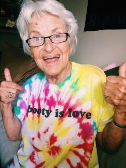 the-personal-quotes:  itsgrannywinkle:  Got a little bit of sass, with a whole lotta ass  hipster granny posts for your dash!