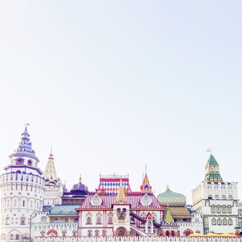 vintagepales:  Minimalist Moscow Architecture by   evmsk   