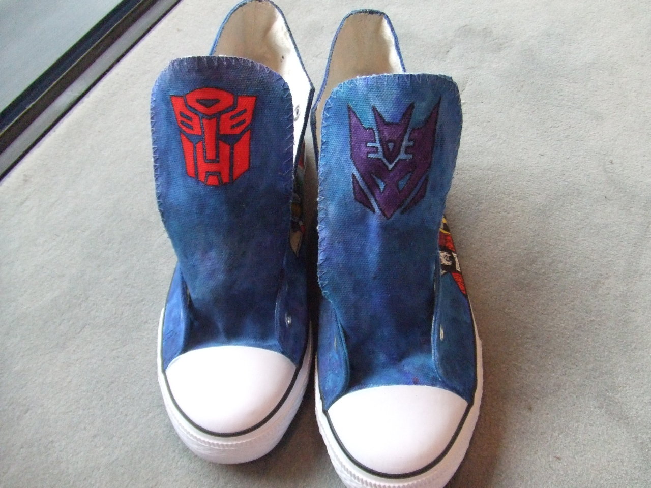 gunthatshootsennui:  rungian:  My new shoes.  &gt; Brainstorm and Black Shadowyay