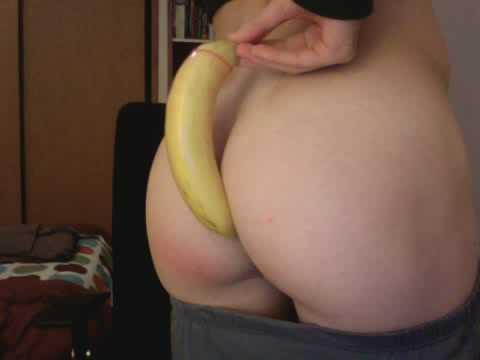 bastispisser:  Banana guy #1 ASS BONER