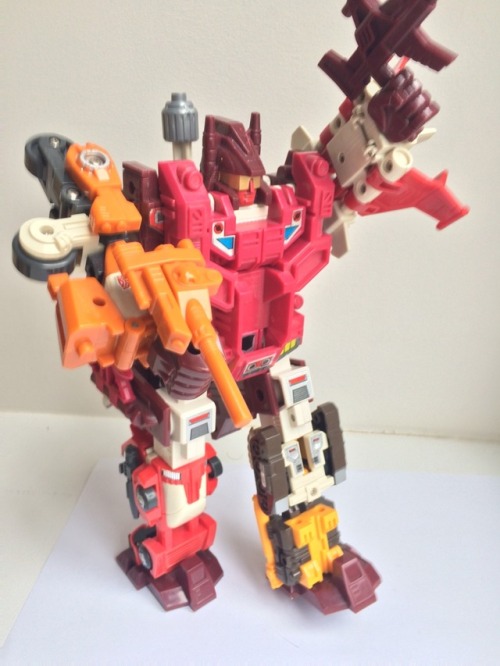 It’s time for TECHNOBOTS, combining to form the mighty COMPUTRON!Led by the previously-profiled Scat