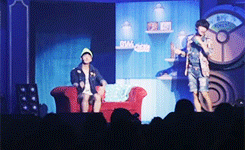 sol-tama:  “If you’ve never kissed before, you can try it on the nearest person. It doesn’t matter if it’s a guy!” 