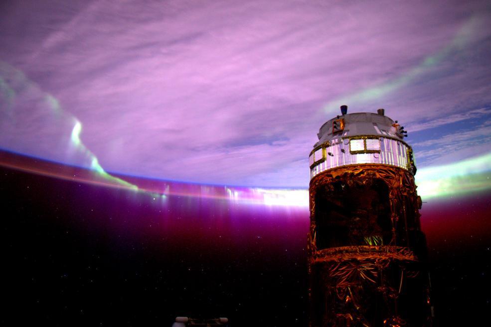 theweekmagazine:  Here are astronaut Scott Kelly’s most jaw-dropping photos from