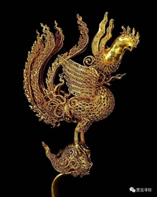 1five1two: Gold filigree phoenix hairpin. Ming dynasty. Hubei Province Museum, China.