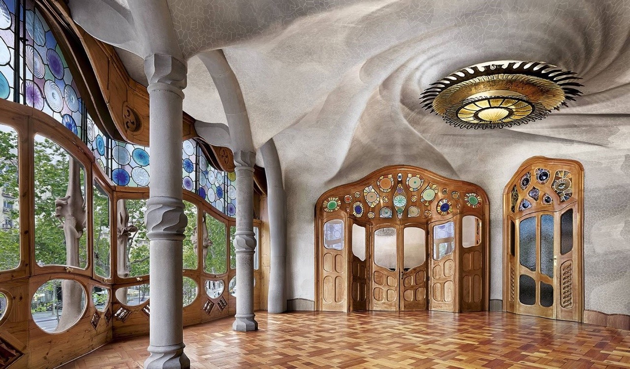 lostprofile:   ANTONI GAUDÌ INTERIORS As the recently restored Casa Vicens (1883/85) makes clear, Antoni Gaudì’s architecture, both outside and in, was initially a Catalunyan version of the dominant historicism and eclecticism, reflecting Gaudì’s