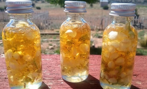 laughinggoddessapothecary: Oberon’s Breath Honey Potion(Wildcrafted Pear Blossoms from the fae tre