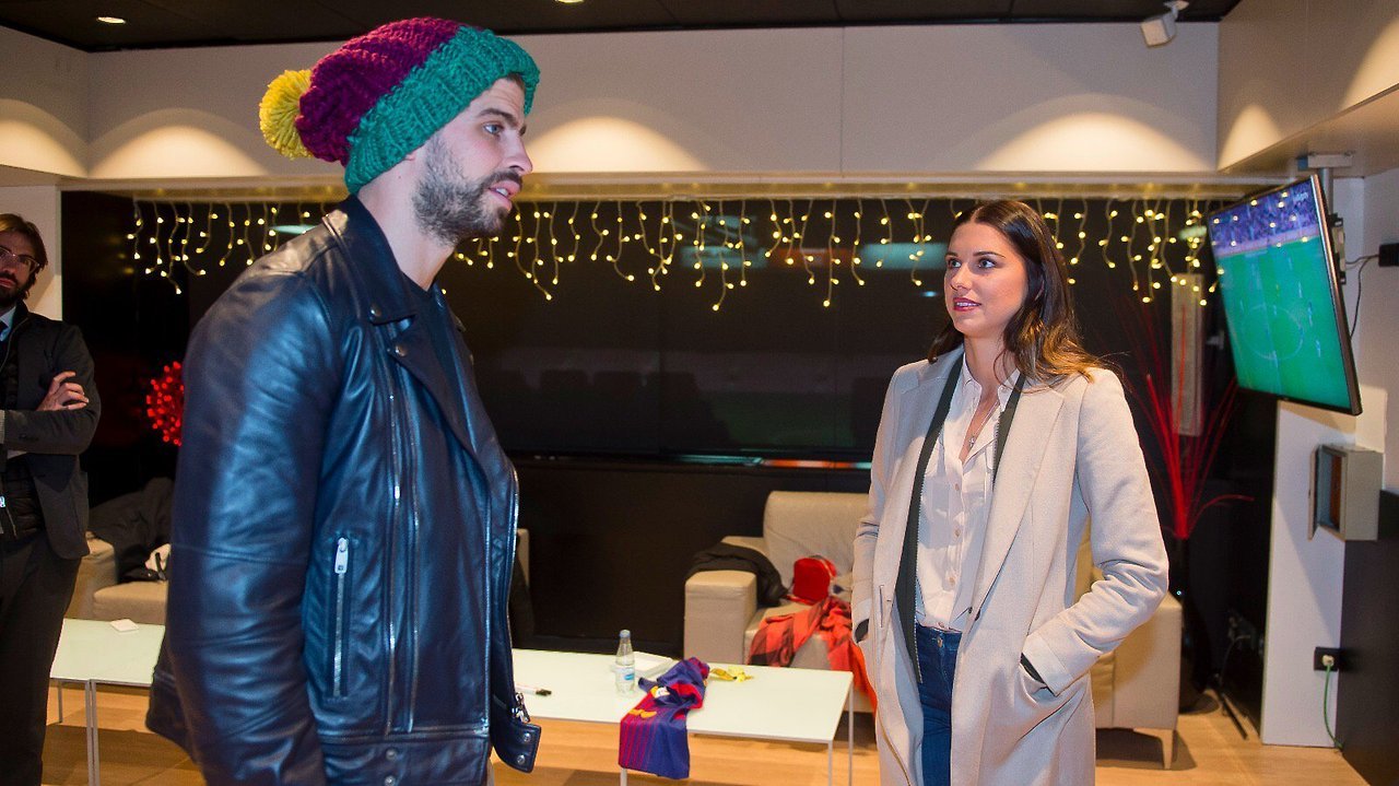 gerardpiquefans:📷 | Gerard Piqué meeting Alex Morgan after #BarçaDepor (17/12).