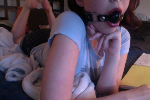 baby-fatale:  tfw you’re a college student but also an orally-fixated slut-pup slave-pet and find yourself casually studying for finals in a ball gag. 
