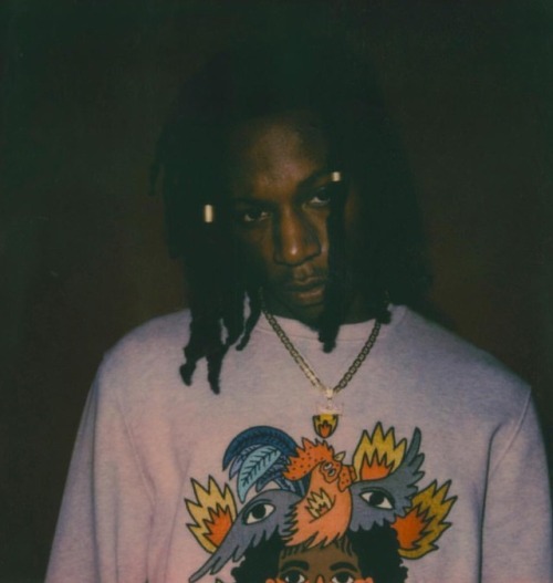 drugsyoushouldtravi: badmon // @espcamera