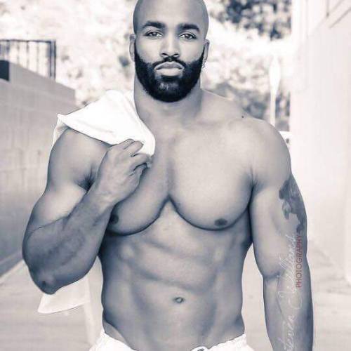 cowboydawg:  brooklynn1911:  checkmycredentials:  That’s #BAE  Chocolate masculinity 💯💯🙌🏼🙌🏼💯💯  All day….