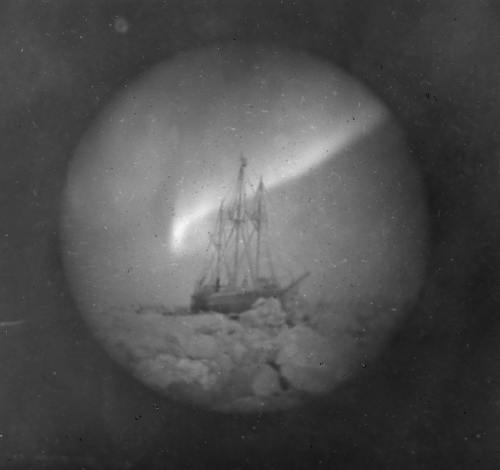 dame-de-pique:
“Unknown Photographer - Northern lights over “Maud” 1918-1925
”