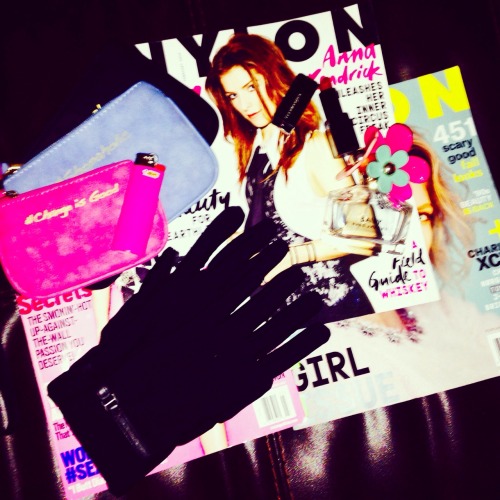 Keeping warm with my fashion magazines in Chiberia weather-