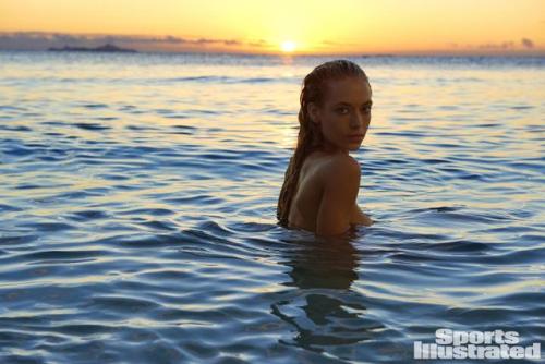 idazurewall:  Hannah Ferguson in SI 2017
