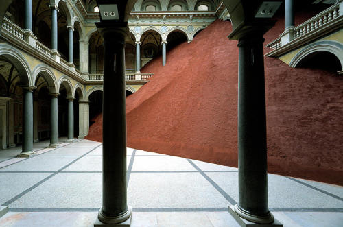 cerceos:  Magdalena Jetelova - Domestication of a Pyramid, 1991 