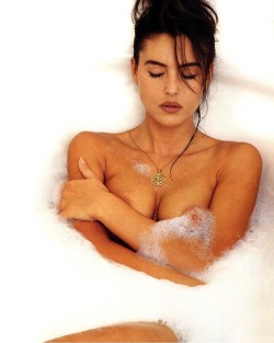 biisousss:  Monica Bellucci - Nude 