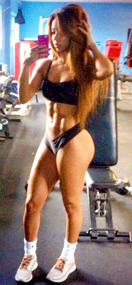 ibendoverbackwards:  Brittany Renner the 3rd