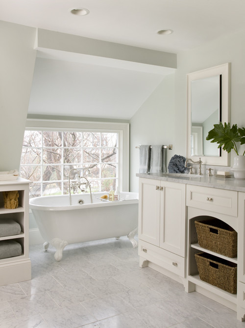 georgianadesign:  Marblehead cottage renovation, MA. Molly Frey Design. Eric Roth photo.