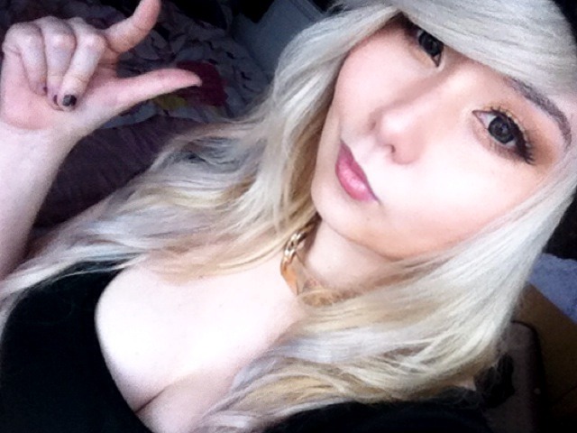 meloetta:  i tried to look normal today -___-