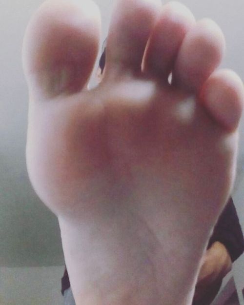 👣