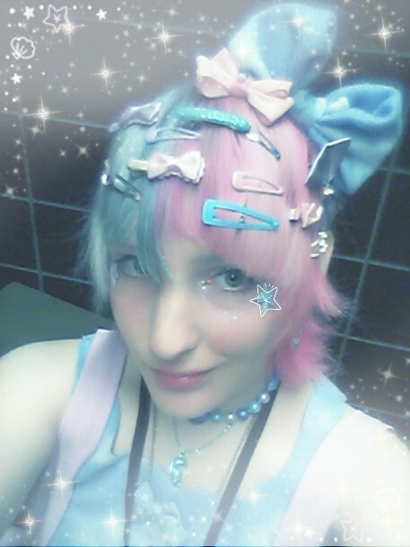 flowercrownsandshardblades:  OOTD~ Fairy kei for GO2015 day two!