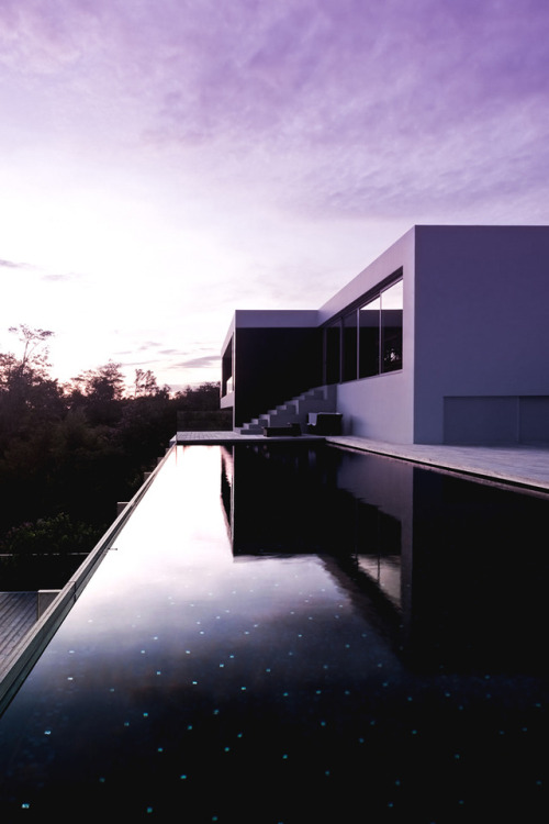 Infinity pool, looks like underwater space