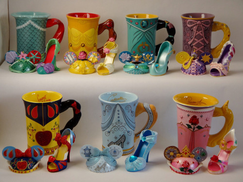 princess-sweetpea0x:  pso-evie-piper:  princess-kitten-cumslut:  missharpersworld:  disney princess mugs  bubsygamer  I want all of them!!  Omg omg omg Belle and Aurora!