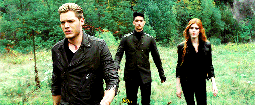 shadowshuntersgifs:  #how to break the ice brought to you by magnus bane