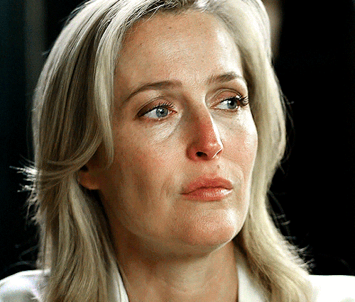 samanthamulder: GILLIAN ANDERSON as DSI STELLA GIBSON in every episode of The Fall [6/17] 2.01 These