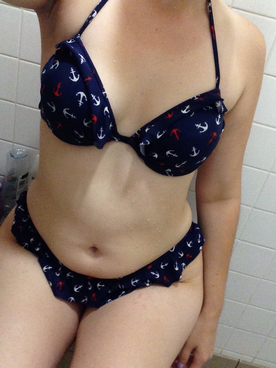 ava-luna-baby:  Love being wet💦 and love this bathing suit.