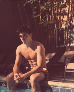 amazingmalenudity: Chris Mears