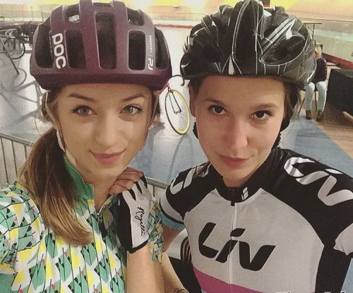 #velodrome #selfie #friends ・・・ #babeonthebike #ootd #weridewarsaw #girlbike #girlonbike&n